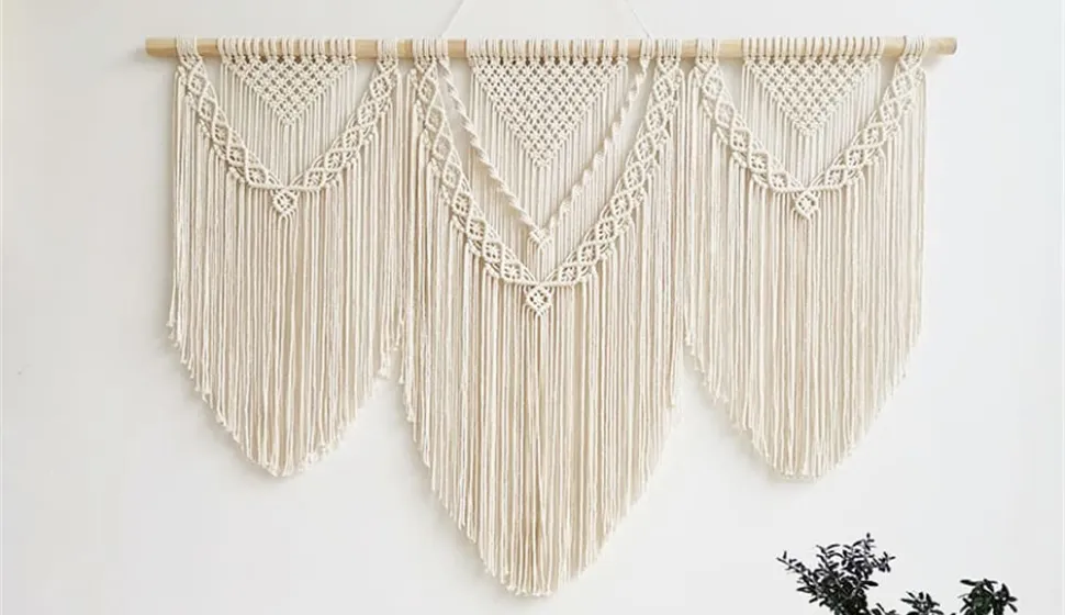 guzhiou large macrame wall hanging - Boho Tapestry Macrame Wall Decor Art- Chic Bohemian Handmade Woven Tapestry Home Decoration for Bedroom Living Room Apartment Wedding Party - 43"x32" (Wood bead)