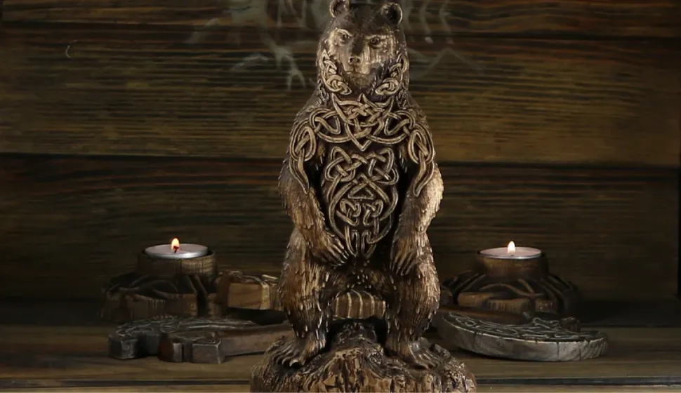 Celtic bear, Bear sculpture, Gaulish, Celtic goddess, Bear statue Сeltic art Artio goddess Paganism Norse pagan Wood carving Norse mythology